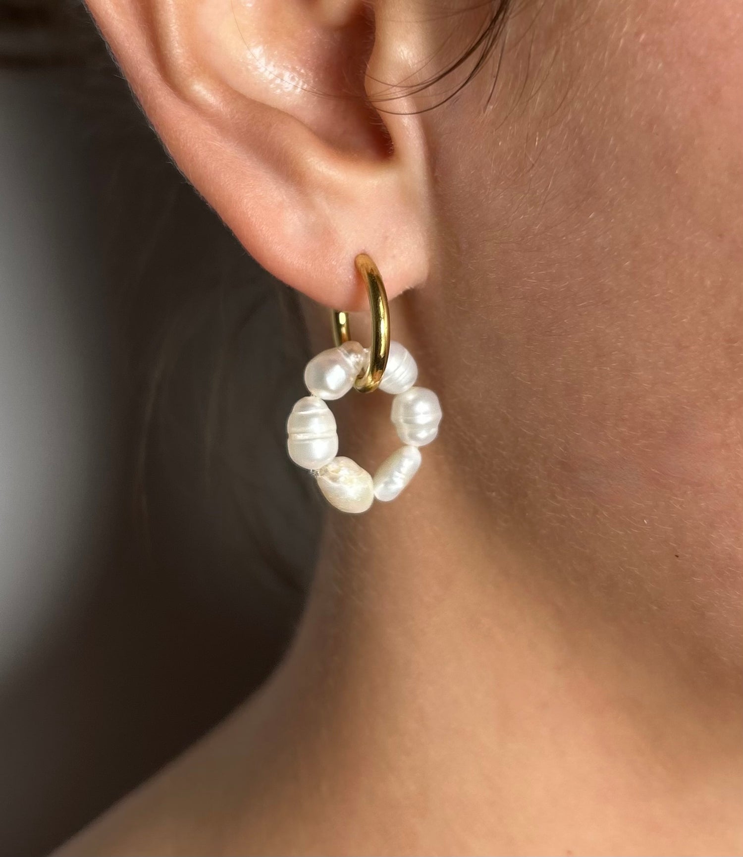 Boucles d'oreilles perle d'eau douce et acier inoxydable doré